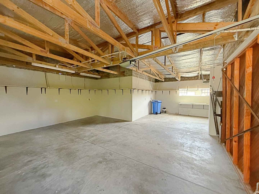 4 Bedroom Property for Sale in Middedorp Western Cape